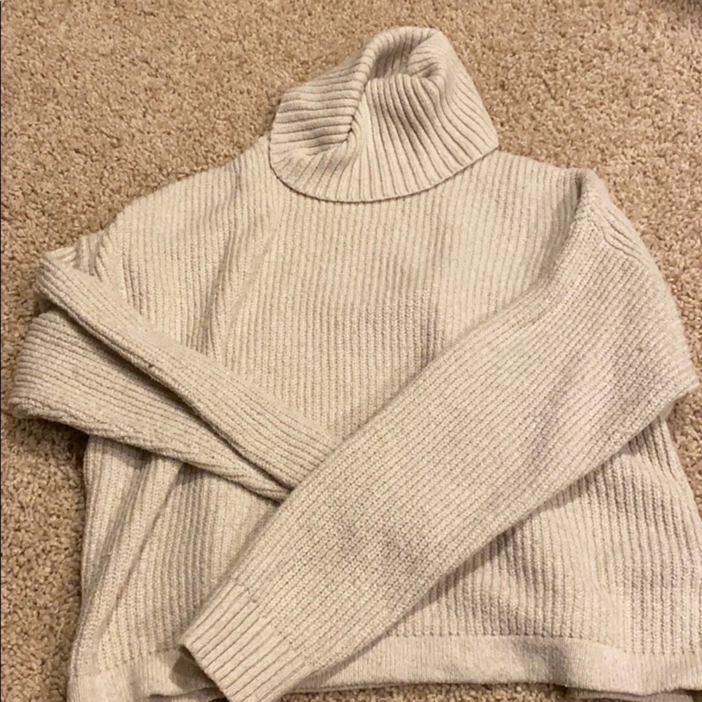 TURTLE NECK SWEATER
